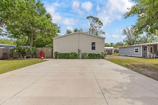 1079 Green Acres Cir N, Daytona Beach, FL 32119