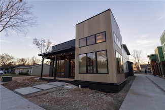 212 SW Glover St, Bentonville, AR 72712