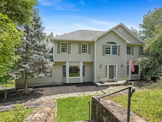 6 Timberlane Dr, Katonah, NY 10536