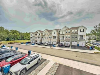 204 Honeysuckle Ln, Warren, NJ 07059