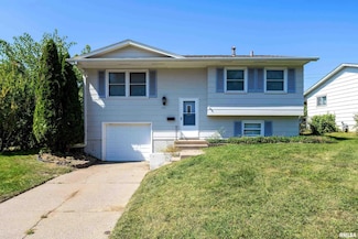 2846 Magnolia Dr, Bettendorf, IA 52722