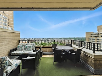 7002 Jfk Blvd E Unit PH43A, West New York, NJ 07093