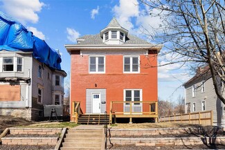 5831 Bartmer Ave, Saint Louis, MO 63112