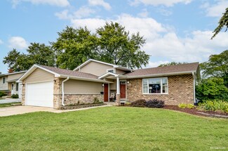 5162 Newport Dr, Oak Forest, IL 60452