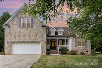 14807 Middlesborough Dr, Matthews, NC 28104