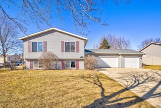 1340 Autumn Dr, Owatonna, MN 55060