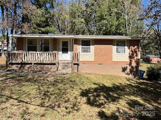 203 Barnhill St, Troy, NC 27371