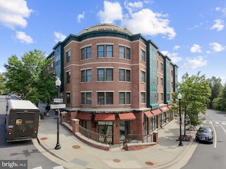 2101 N Monroe St Unit 213, Arlington, VA 22207
