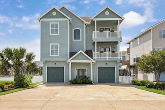 411 Sunset Cir, Tiki Island, TX 77554