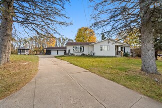 115 Olcott Lake Dr, Jackson, MI 49201