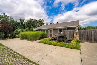 4720 Grayton Rd, Cleveland, OH 44135