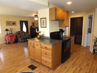 65 Moulton Ave, North Clarendon, VT 05759
