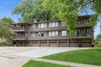 1714 Pikes Peak Ct NE, Cedar Rapids, IA 52402