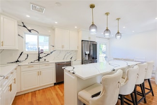 20 Manilla Ave, Cranston, RI 02920