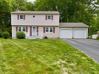 13 Old Farm Rd, Topsham, ME 04086