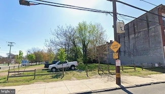 2851 53 N 12th St, Philadelphia, PA 19133