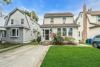 8748 252nd St, Bellerose, NY 11426