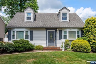 119 Bergen Ave, Waldwick, NJ 07463