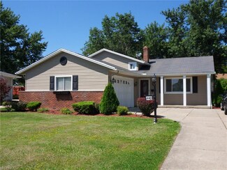 24489 White Pine Dr, Bedford, OH 44146