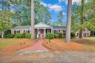 12521 Bagpipe Ln, Laurinburg, NC 28352