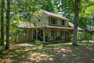 62 Randall Wood Dr, Montague, MA 01351
