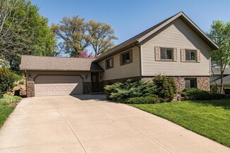 4003 Manorwoods Dr NW, Rochester, MN 55901