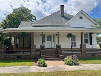 611 Aiken St, Springfield, SC 29146