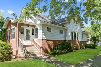 1101 N Ash St, Waukegan, IL 60085