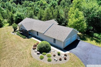 72 Meadow Rd, Cairo, NY 12413