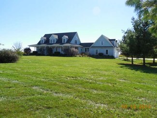 5570 Suydam Rd, Leland, IL 60531