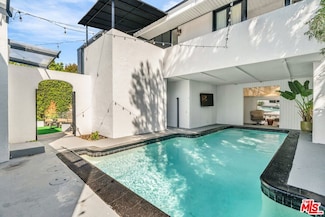 9011 Rosewood Ave, West Hollywood, CA 90048