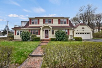 26 Saint Andrew St, Fitchburg, MA 01420