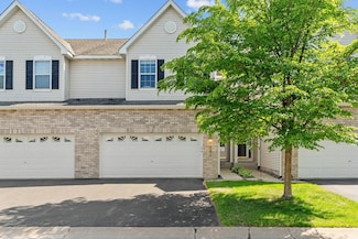 1353 White Oak Dr Unit 44, Chaska, MN 55318