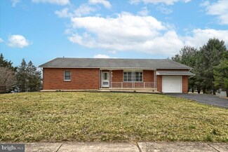 1637 Yorktowne Dr, York, PA 17408