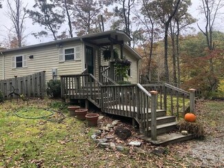 77 Deer Chase Dr, Cedar Mountain, NC 28718