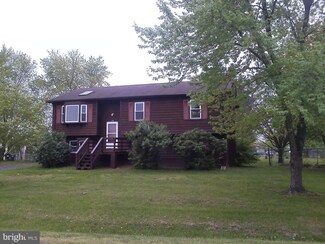 11112 Crest Ln, Bealeton, VA 22712