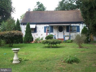 57 Groveland Ave, Ewing, NJ 08638