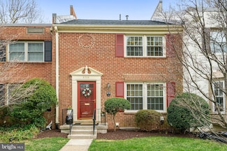 8316 Garfield Ct, Springfield, VA 22152