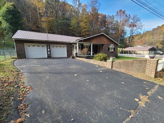 3680 Garretts Fork Rd, Chapmanville, WV 25508
