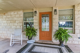 1267 River Bend Dr, Blanco, TX 78606