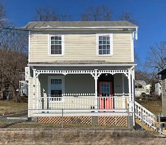 919 Stuart St, Staunton, VA 24401