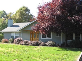 2130 Cullison Ln, Grants Pass, OR 97527