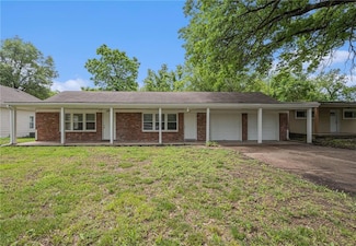 1405 Cherokee St, Leavenworth, KS 66048