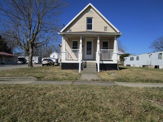 69 S Main St, Peebles, OH 45660