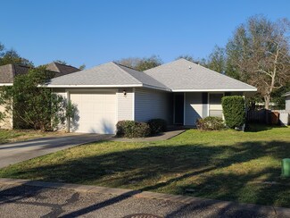 2787 Bay Club Dr, Navarre, FL 32566