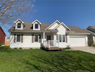 323 N 15th Ave, Winterset, IA 50273