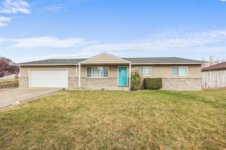 621 Westwind Dr, Zillah, WA 98953