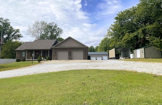 833 Russell Rd, Chandler, IN 47610