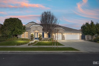 11002 Hartland St, Bakersfield, CA 93312