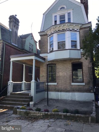 908 S 47th St, Philadelphia, PA 19143